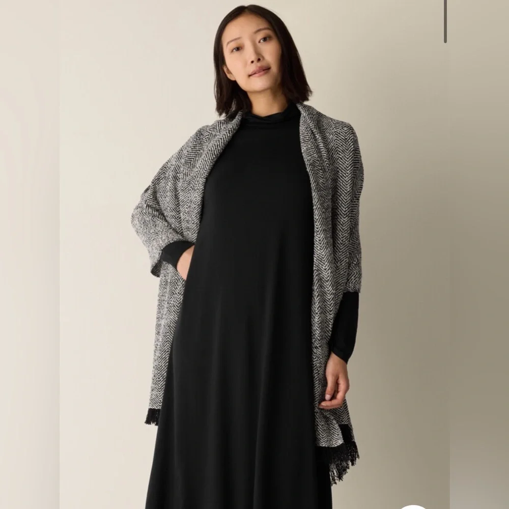 NWT Eileen Fisher $168 Handloomed Organic Cotton Herringbone Scarf